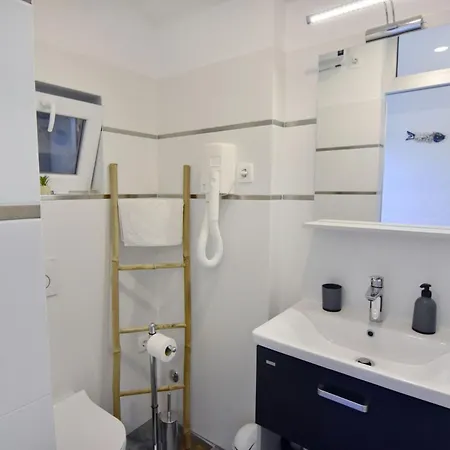 Cozy Nest With Stunning Sea Views From The Terrace Apartman Savudrija